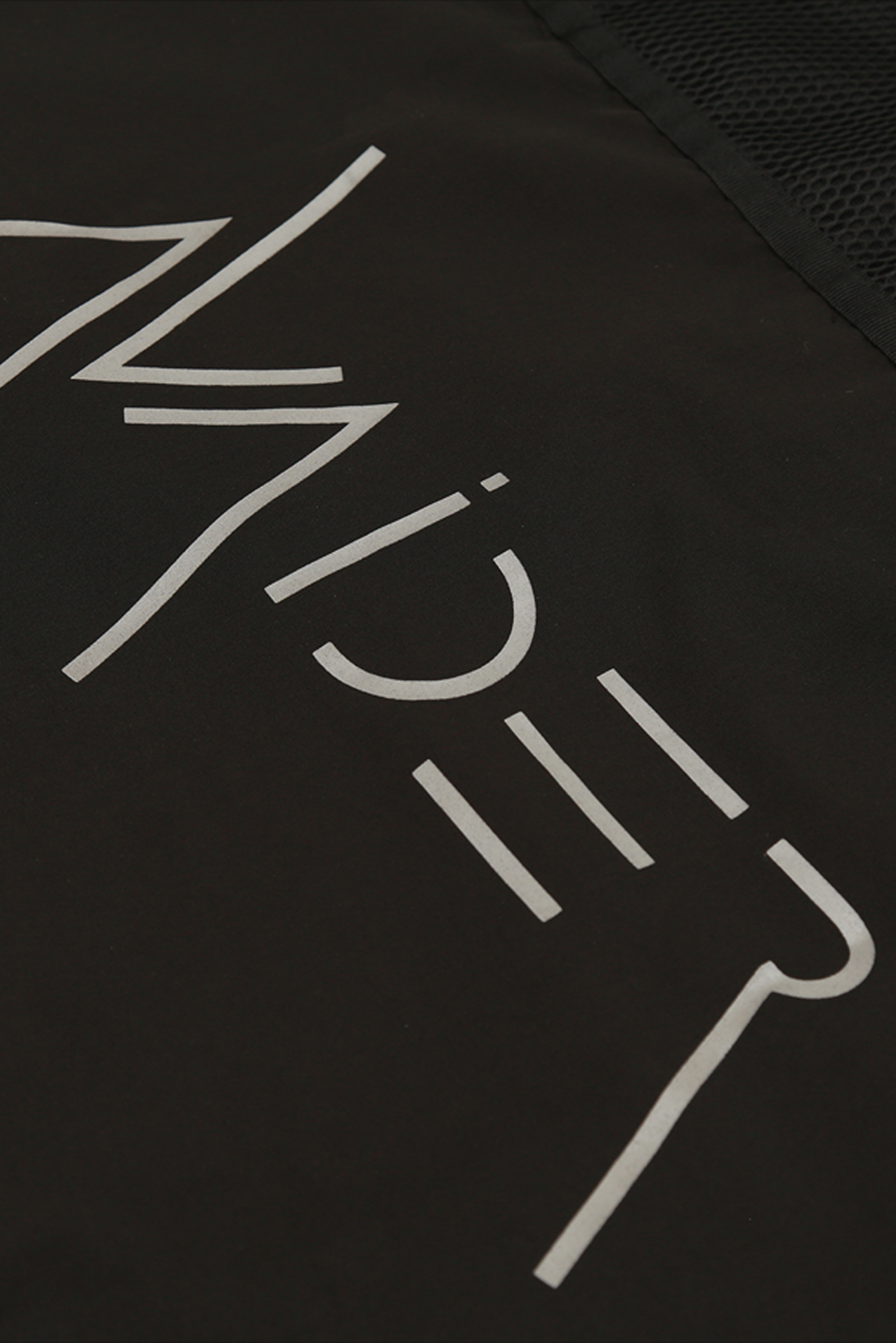 TERRAIN UTILITY JACKET IN BLACK