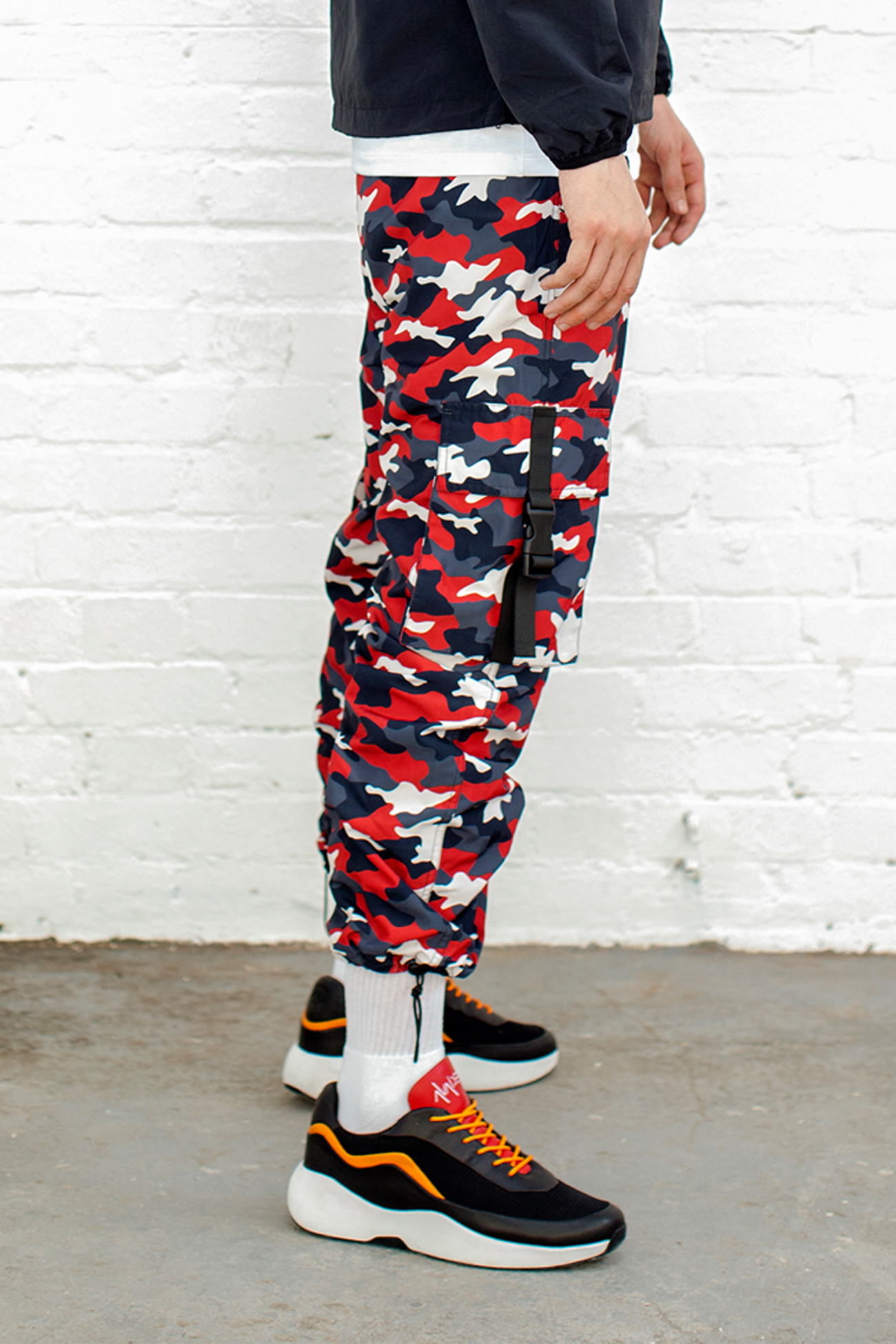 RAVAGE OVERSIZED UTILITY COMBAT TROUSER IN RED CAMO