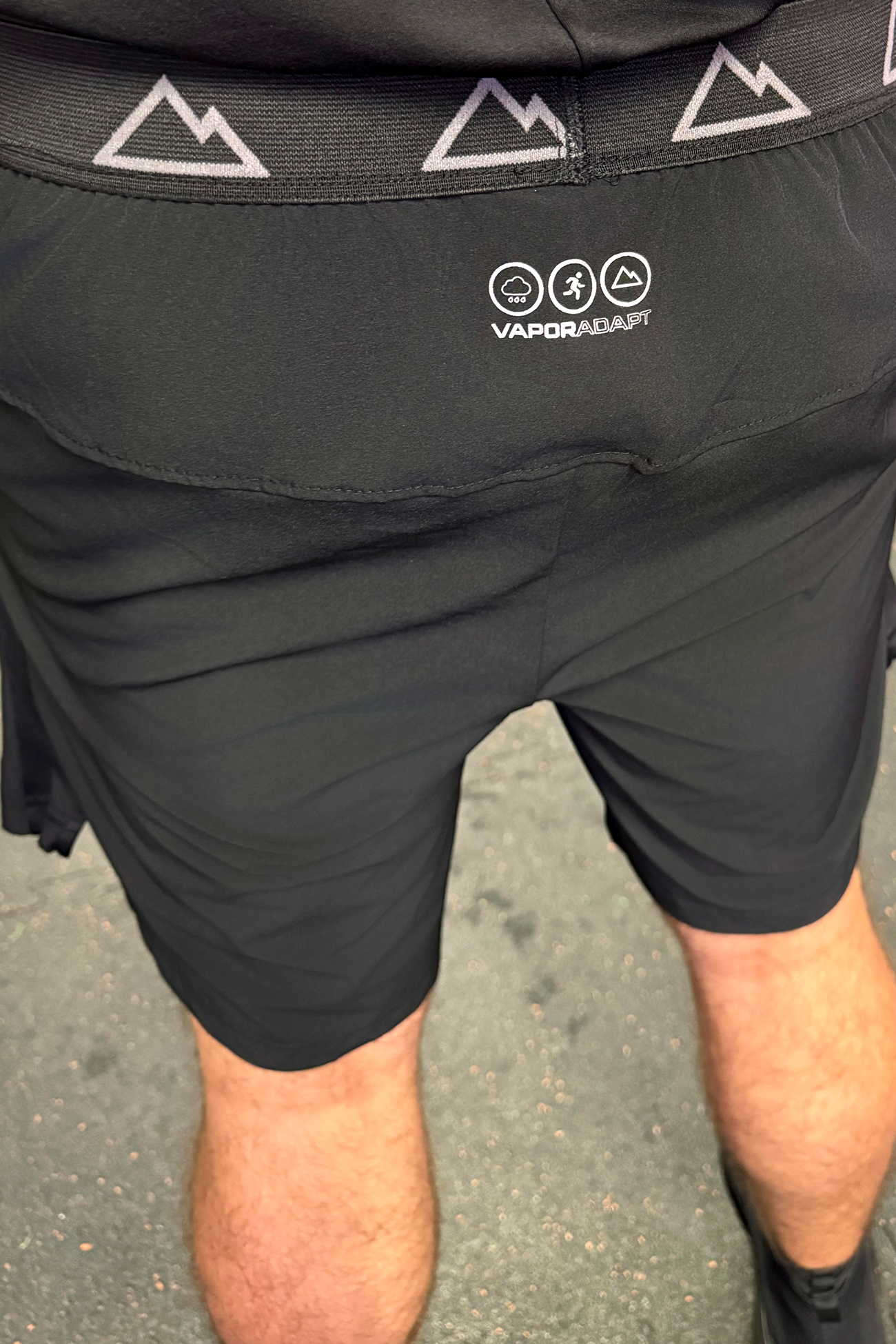 PRECISION SHORTS IN BLACK