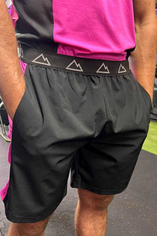 PRECISION SHORTS IN BLACK AND PINK