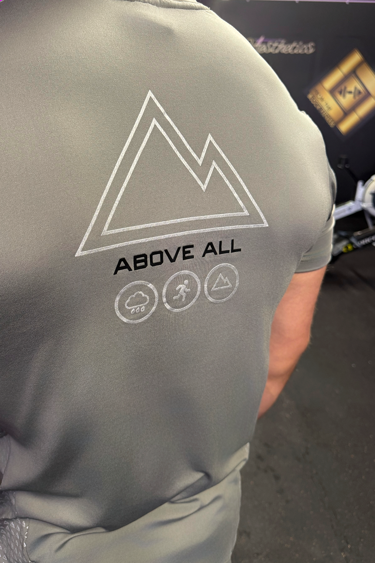 ABOVE ALL V1 T-SHIRT IN GREY