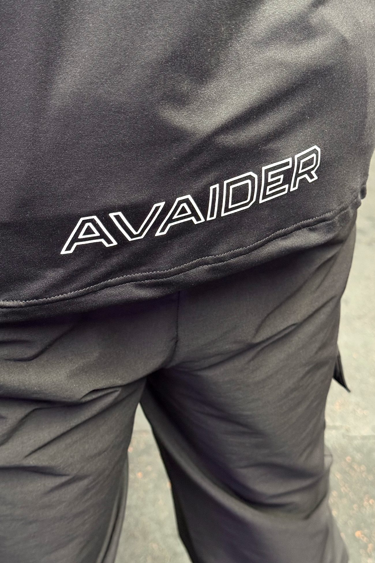 ESSENTIAL V1 T-SHIRT IN BLACK