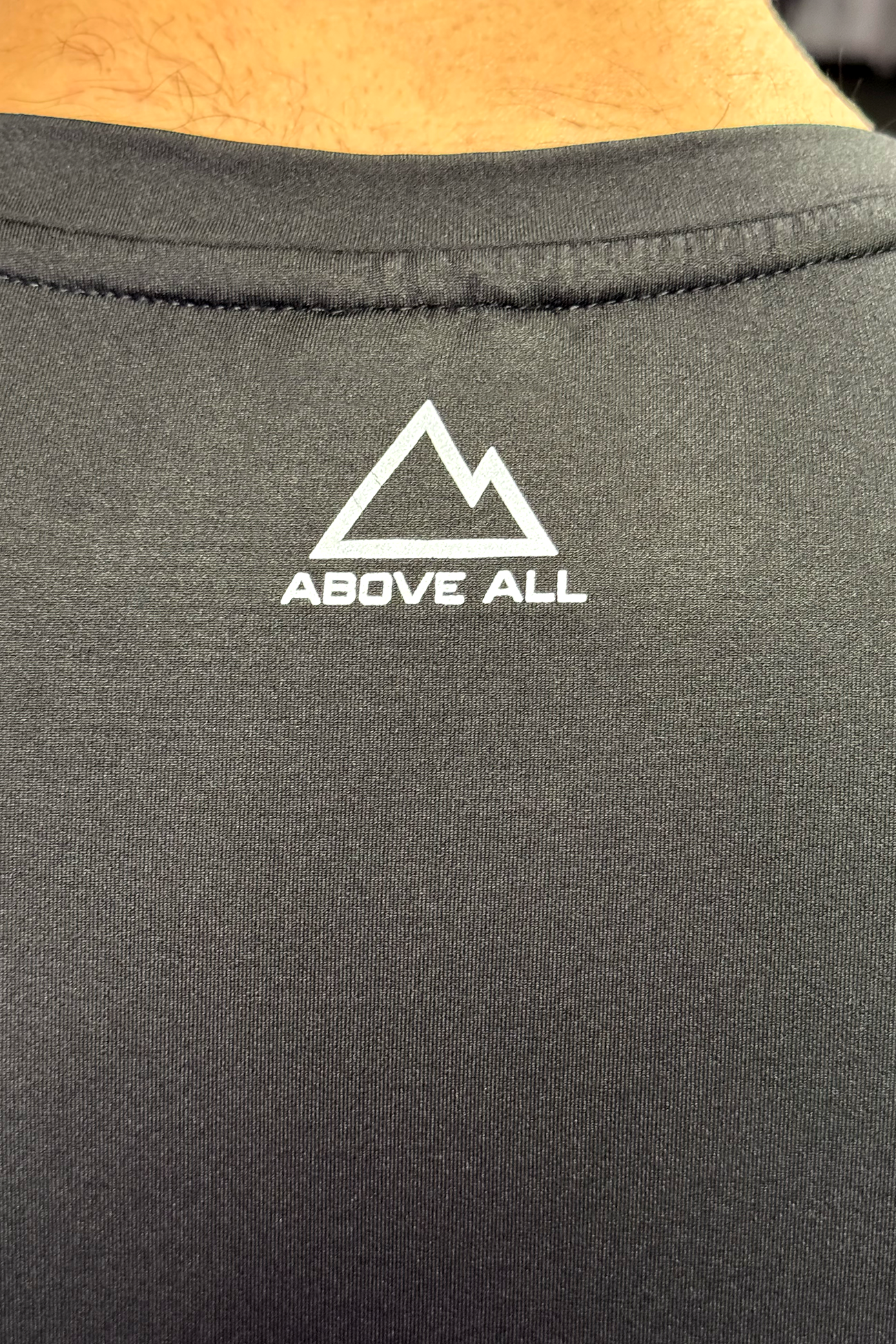ESSENTIAL V1 T-SHIRT IN BLACK