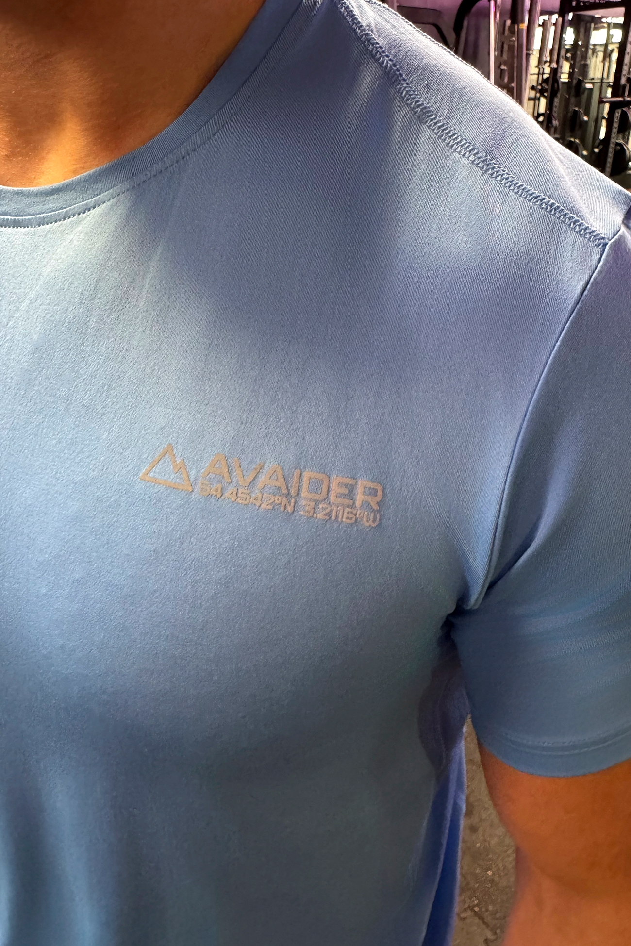 ESSENTIAL V1 T-SHIRT IN SKY