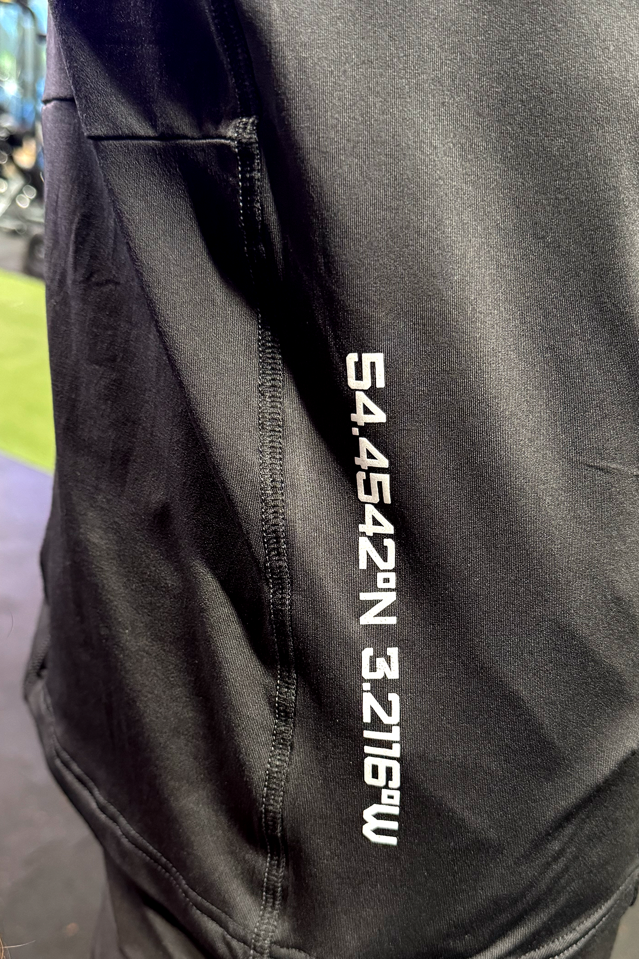 PRECISION V1 T-SHIRT IN BLACK