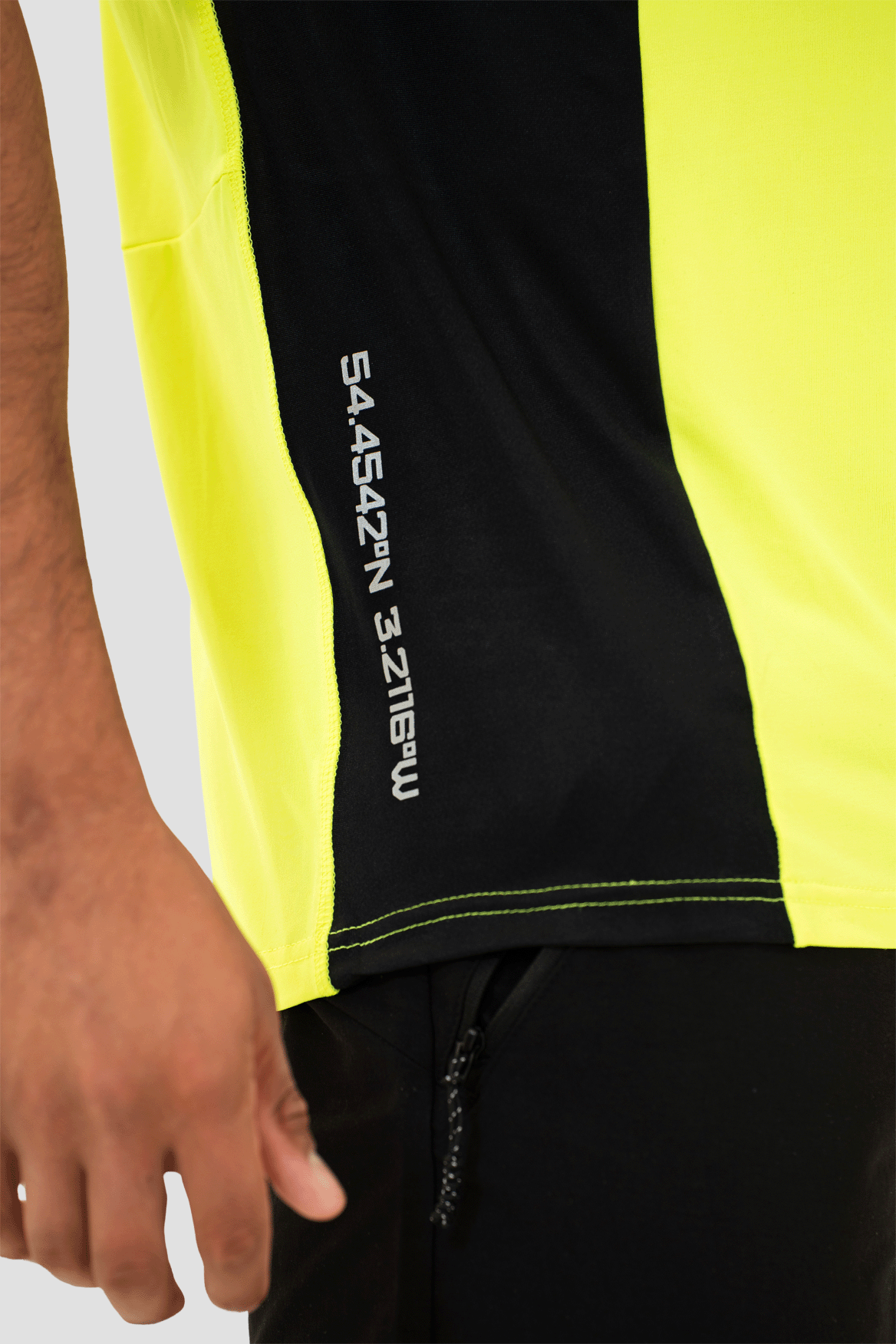 PRECISION V2 ON THE RUN T-SHIRT IN NEON AND BLACK