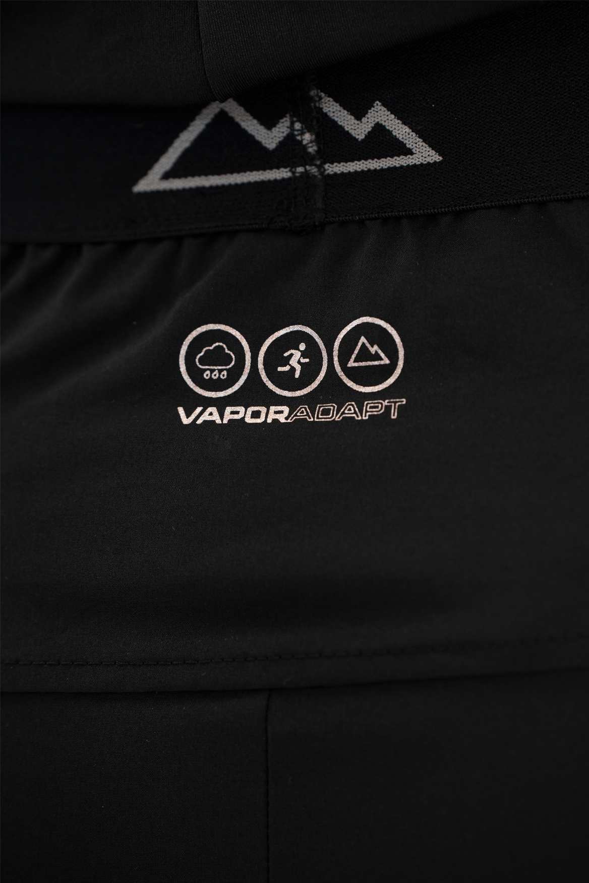 PRECISION SHORTS IN BLACK