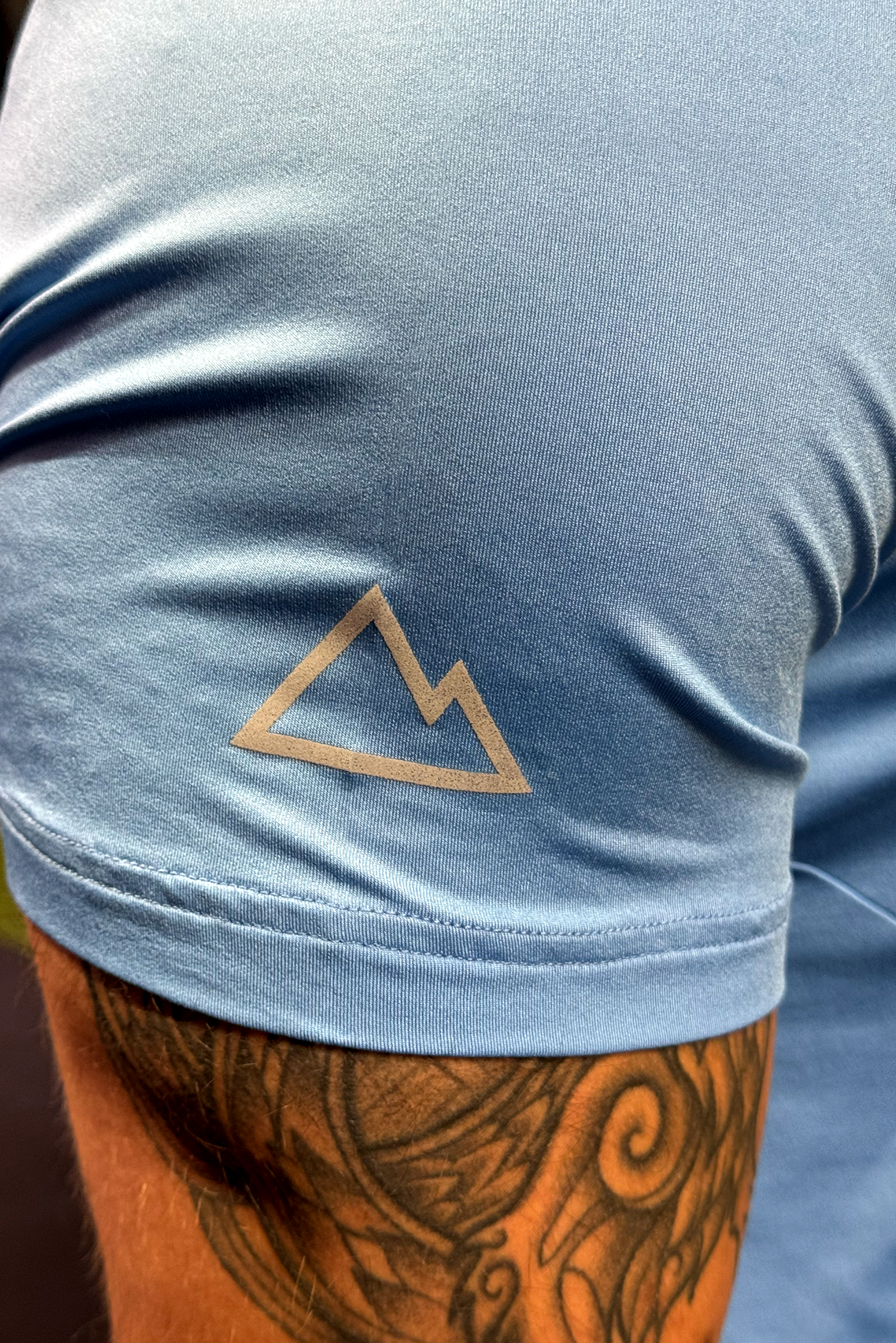 PRECISION V1 T-SHIRT IN SKY
