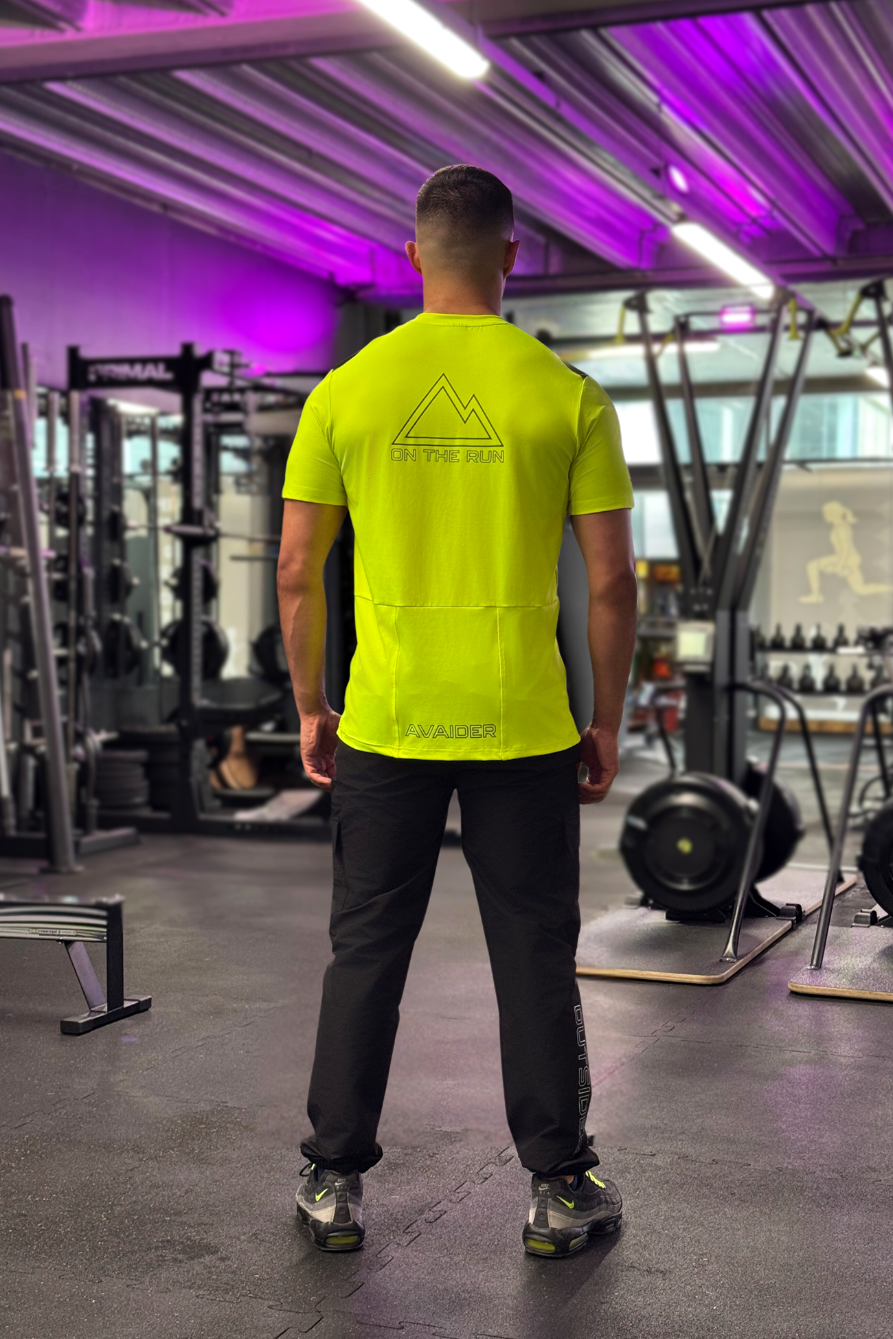 PRECISION V2 ON THE RUN T-SHIRT IN NEON AND BLACK
