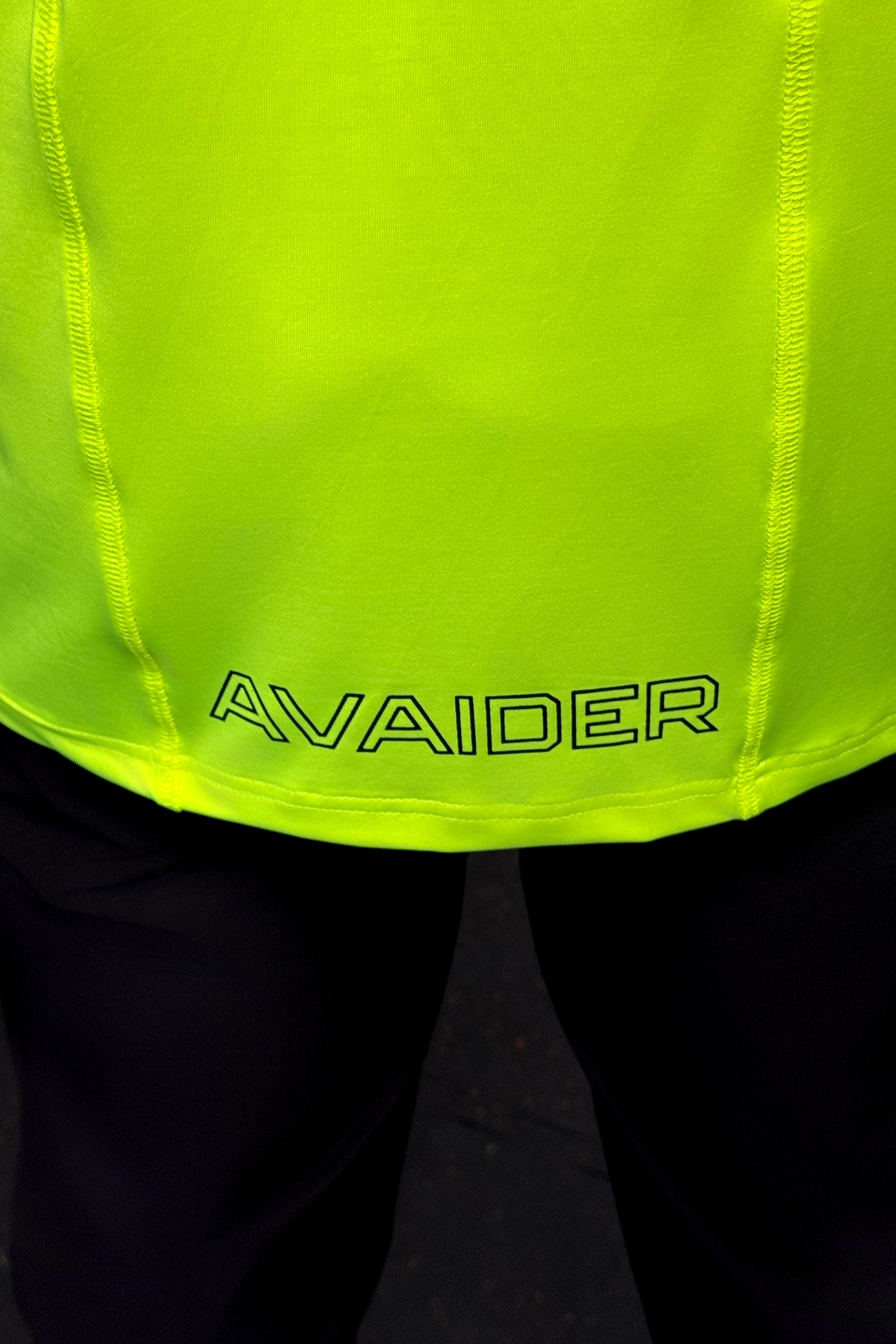 PRECISION V2 ON THE RUN T-SHIRT IN NEON AND BLACK
