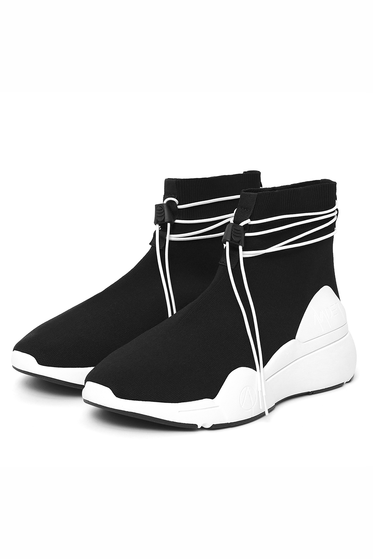 ELLIPSIS GYM SOCK TRAINER IN BLACK AND WHITE