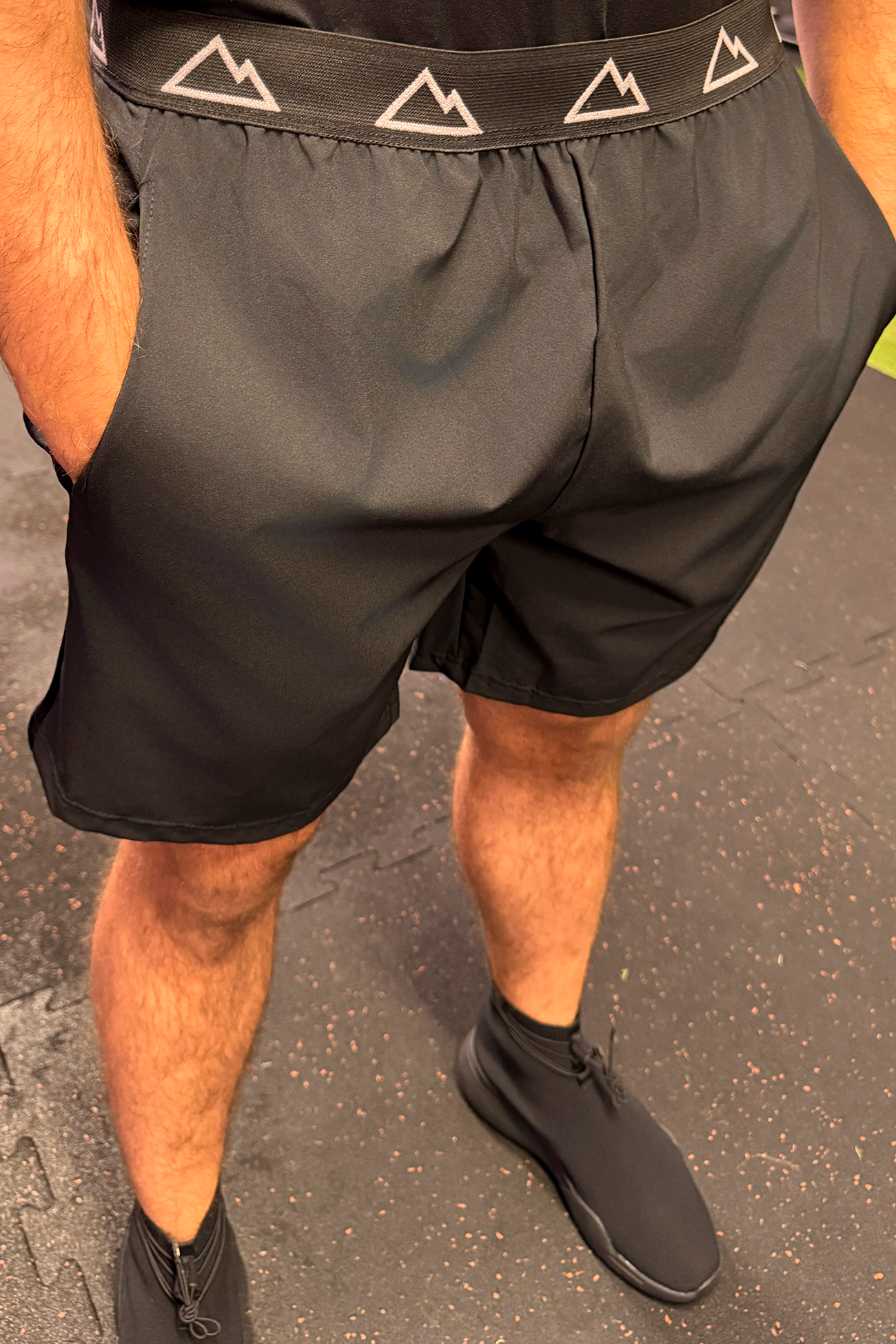 PRECISION SHORTS IN BLACK