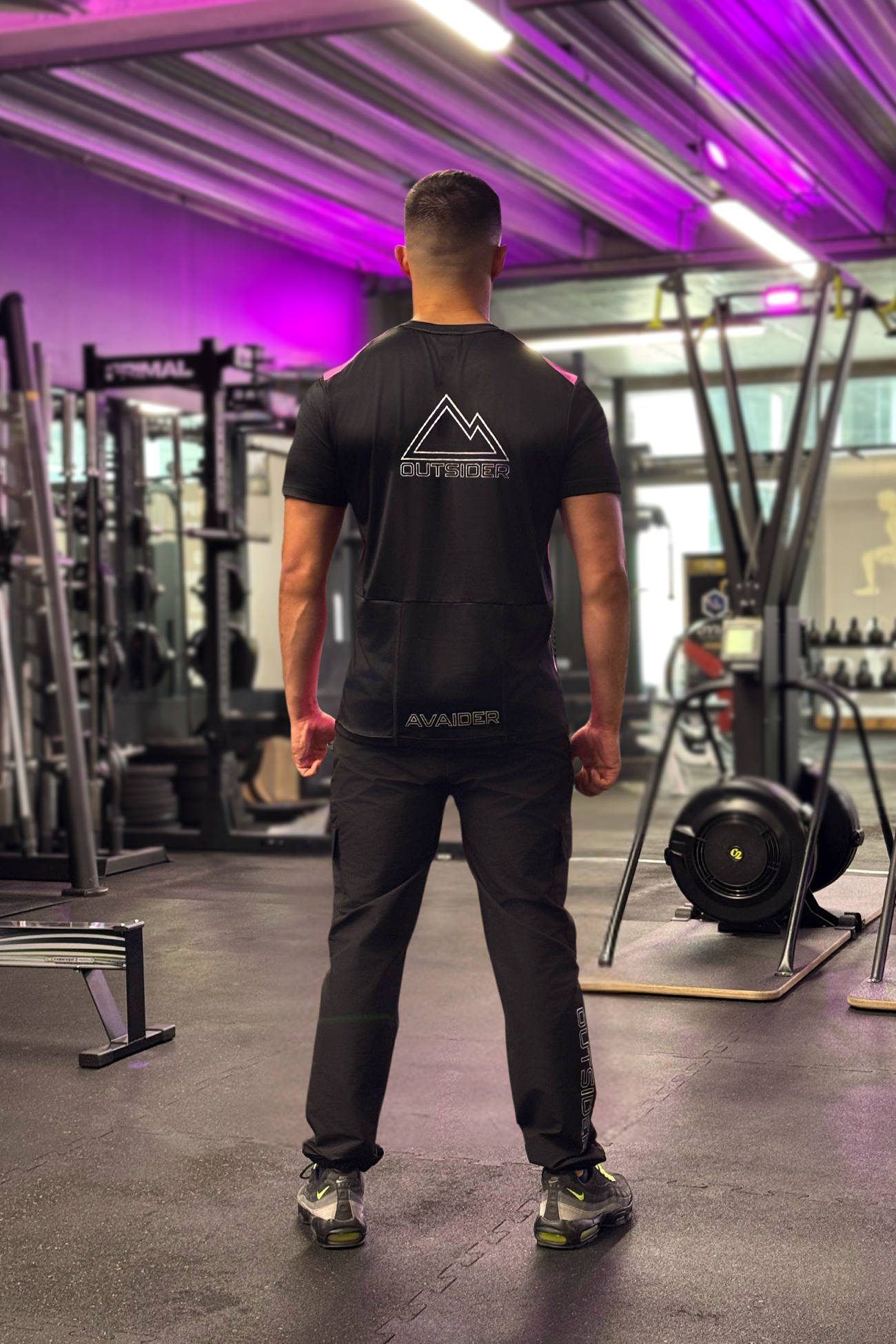 PRECISION V2 OUTSIDER T-SHIRT IN BLACK AND PINK