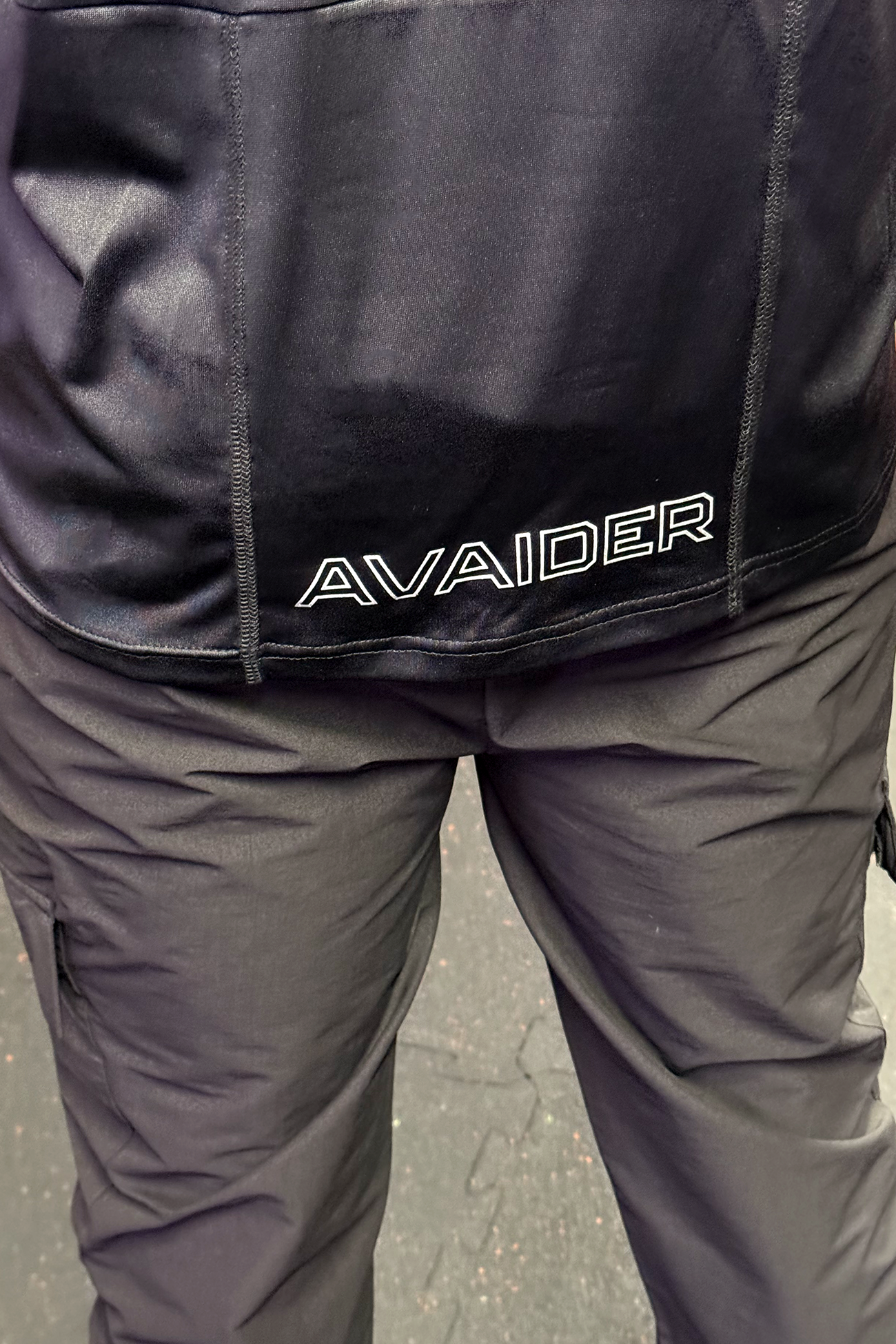 PRECISION V2 OUTSIDER T-SHIRT IN BLACK AND PINK