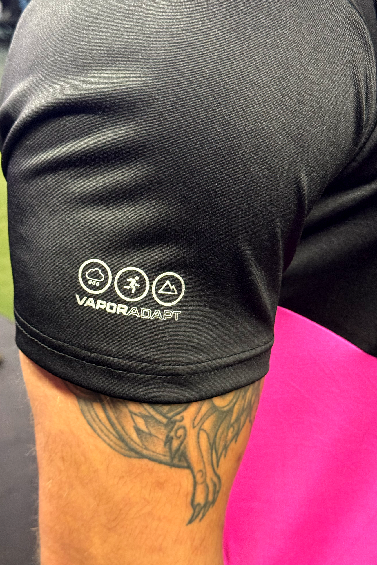 PRECISION V2 OUTSIDER T-SHIRT IN BLACK AND PINK