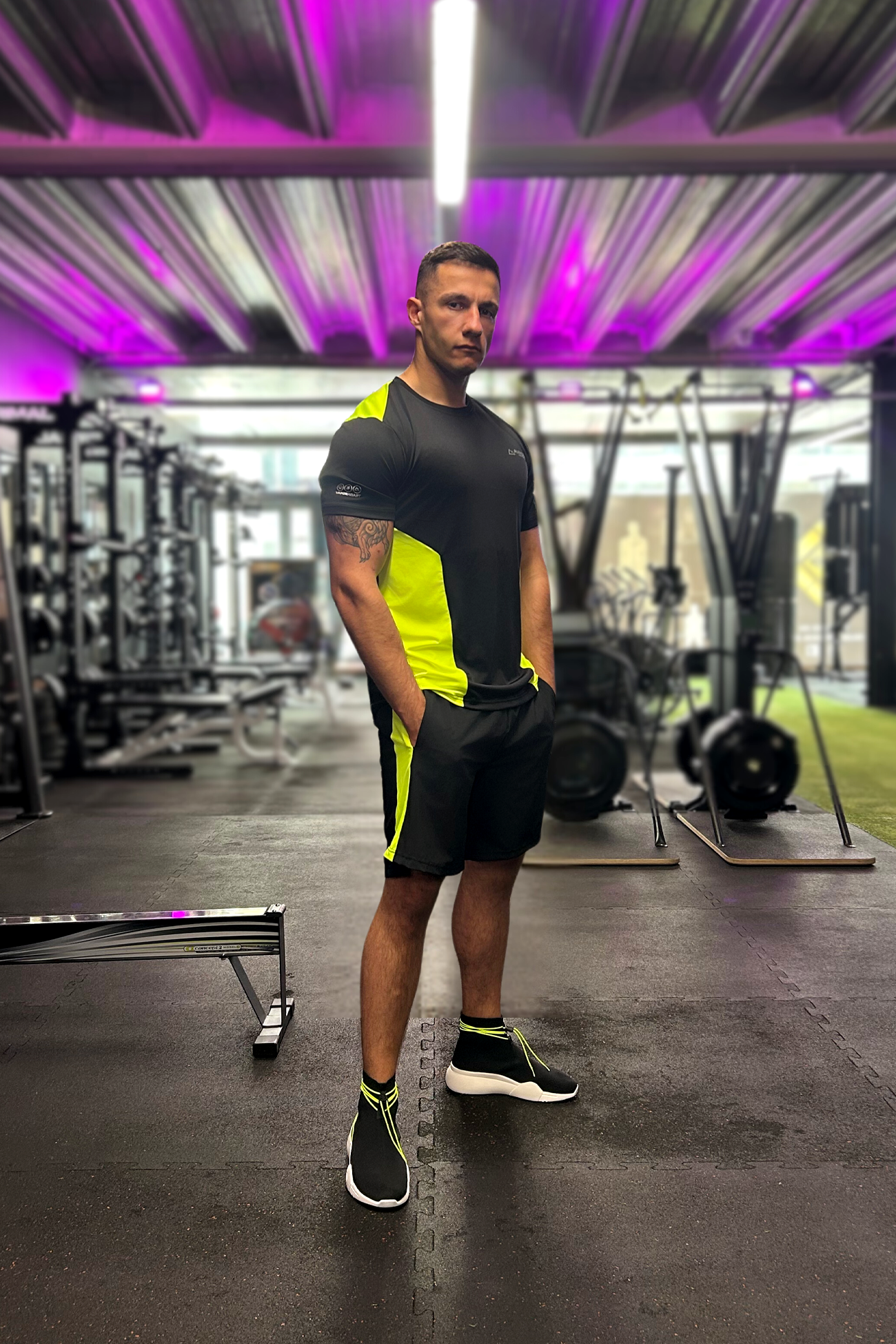PRECISION TWINSET C IN BLACK AND NEON