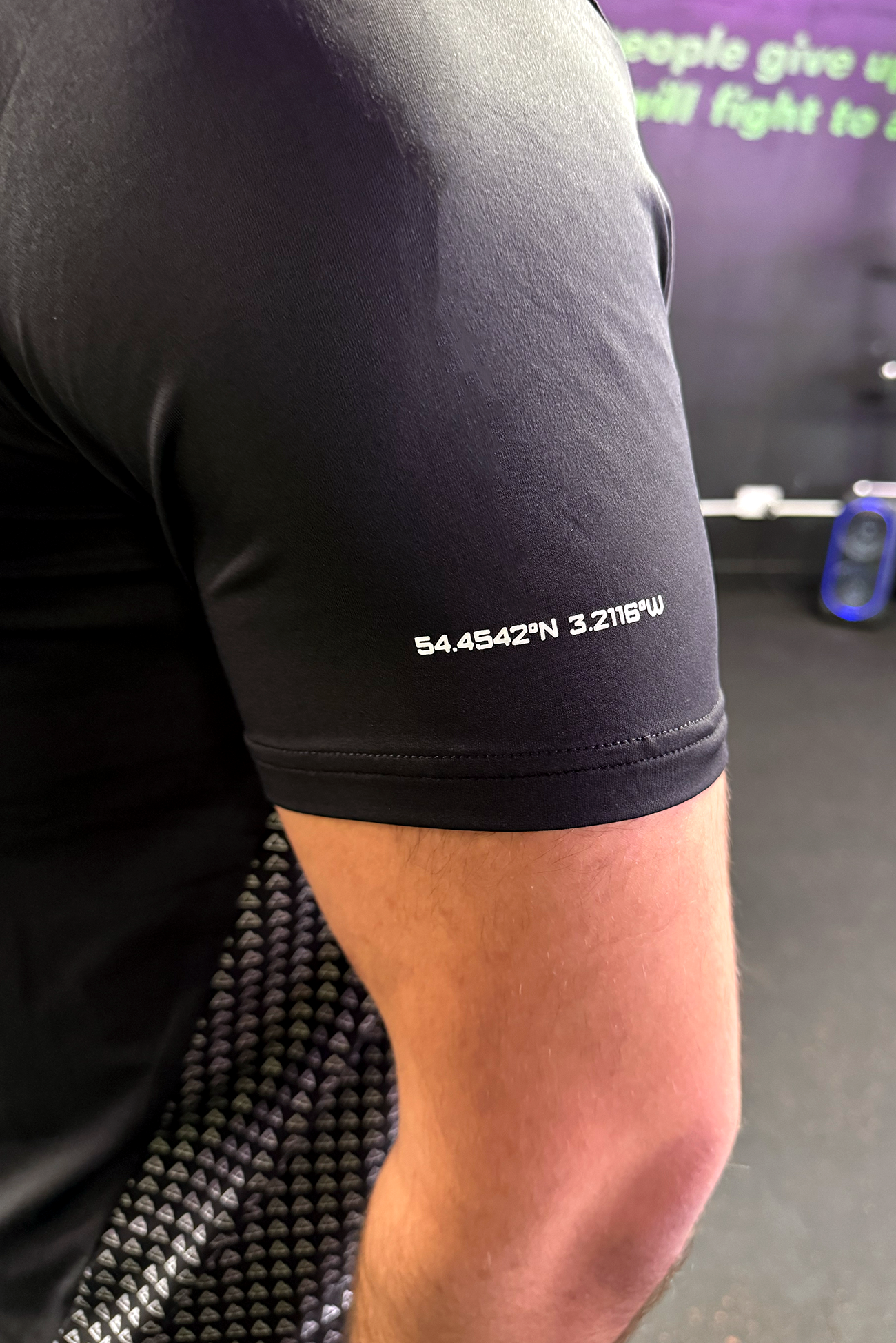 ABOVE ALL V1 T-SHIRT IN BLACK