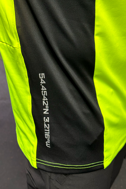 PRECISION V2 ON THE RUN T-SHIRT IN NEON AND BLACK