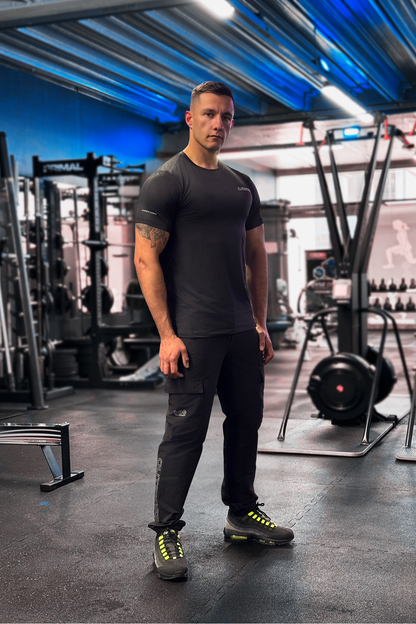 ESSENTIAL V1 T-SHIRT IN BLACK