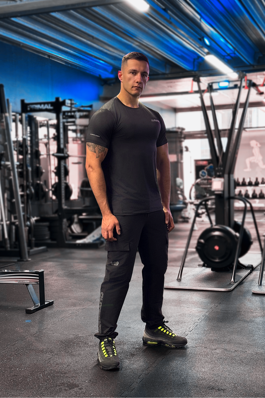 ESSENTIAL V1 T-SHIRT IN BLACK