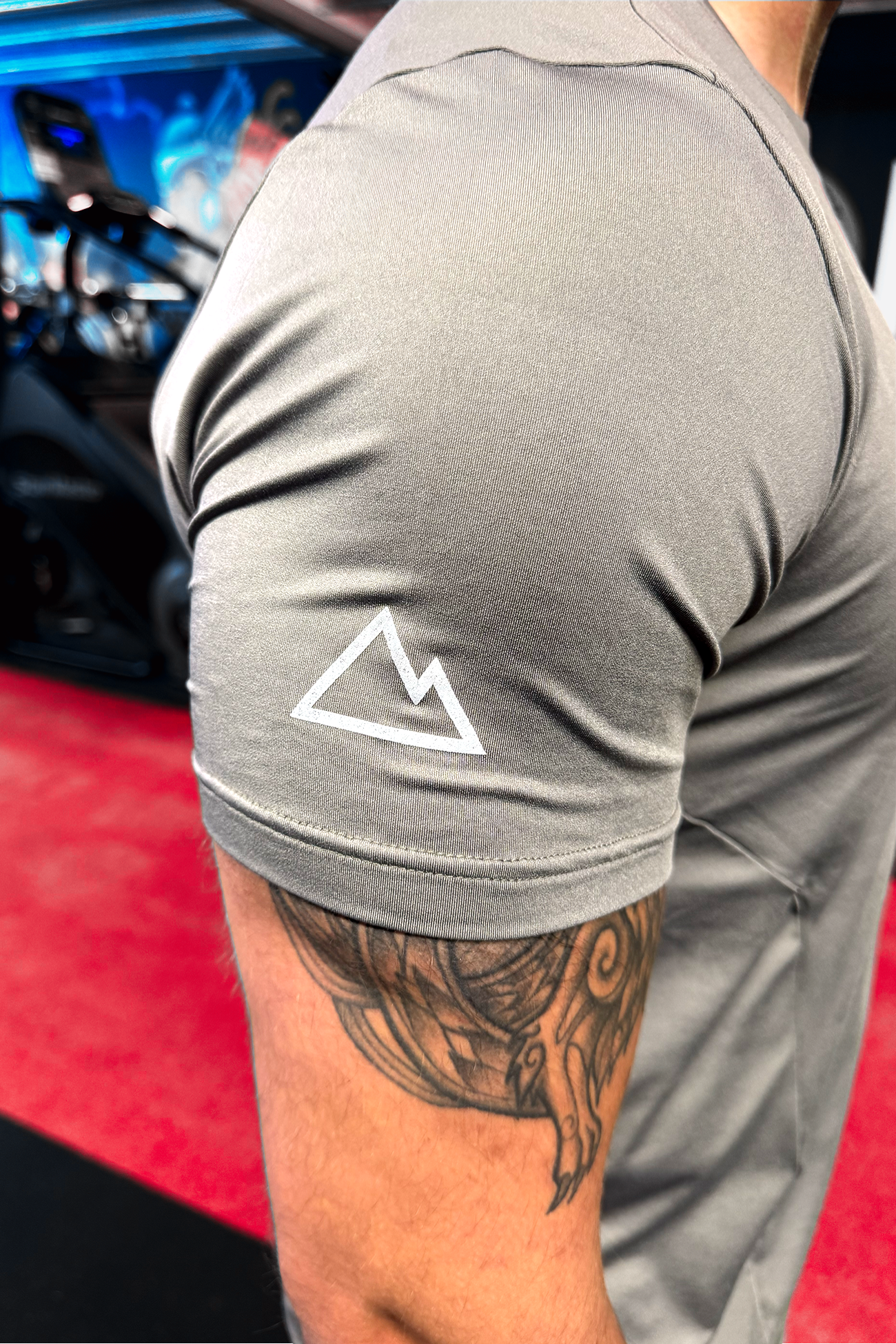 PRECISION V1 T-SHIRT IN GREY